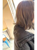 ブリーチでトーンアップ☆アッシュベージュ×外ハネスタイル◎