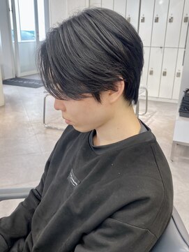 ユーフォリア 渋谷グランデ(Euphoria SHIBUYA GRANDE) ダークグレー　センターパート　中性メンズショート　MOMO