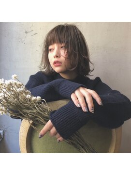 ランプ ヘアー(lamp hair) カールスタイルでスモークカラー