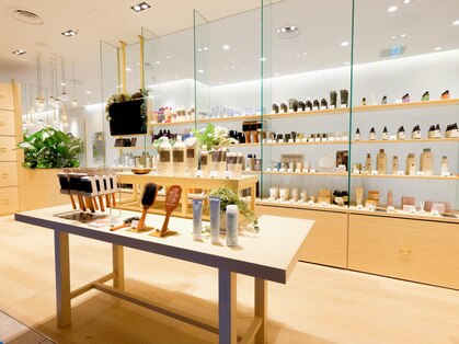 テラス アヴェダ 大丸心斎橋店(Terrace AVEDA)の写真