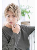 ミック ヘアアンドメイク アップ 駒込店(miq Hair&Make up) ハイトーンカラーで差をつける!サイドパートマッシュウルフ