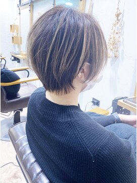 アヴァロン(AVALON) 【mag.サトウアキラ】スウィングショートパーマ