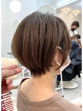 ロミー 本厚木(ROMMY.) 【オール世代◎】小顔ショートボブ/ひし形シルエット/ハイライト