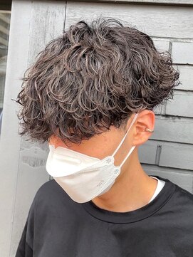 アビー(ABEY) 波巻きスパイラル重め刈り上げマッシュ