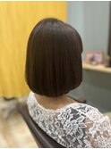 ツヤ髪で上品ボブ