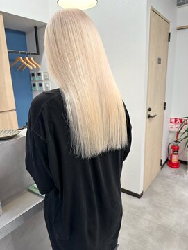 リノショアーズ 元町店(RINOSHORES) 抜きっぱなしブロンド×ロングレイヤー×ぱっつんロングヘア