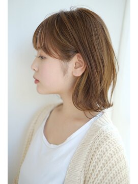トリッカ 銀座(tricca) 20代30代40代イヤリングカラー外はねボブ韓国ヘア