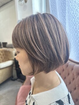 レガーレ(Legare) 白髪ぼかしのハイライトオンカラーベージュ