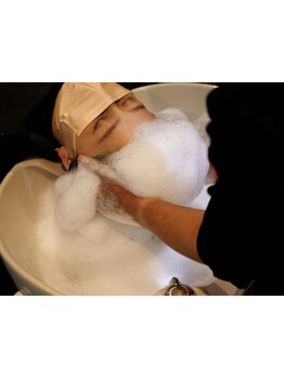 《仕上げまで丁寧にマンツーマン施術》ヘアのお悩みに寄り添い、ぴったりな施術と必要なヘアケアをご提案◎