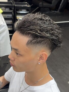 メンズサロンドットリアン(dot. lien) ツイストスパイラルパーマオールバックメンズヘアツーブロ