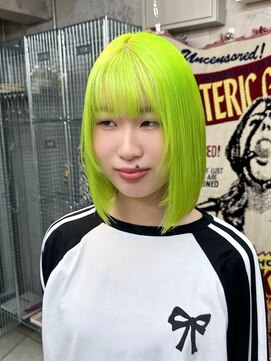 リル ラウム 原宿(LiL Raum) ライムグリーンカラー/原宿/ダブルカラー/レイヤーカット