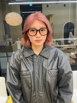 スニュウ(snuw) 【snuw mina】レイヤーカット/ピンクカラー/ブリーチカラー/ボブ