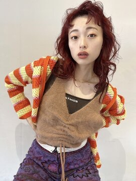 イル(ill) ミディアムヘア チェリーレッド ブリーチなし 大須