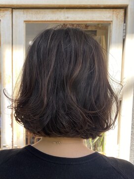 ロライマ 代官山(roraima) ボブニュアンスふんわりやわらかワンカールパーマツヤグレージュ