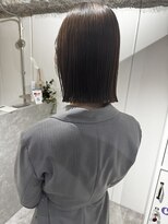 レヴリー(reverie)&nbsp;艶髪切りっぱなしヘイリーボブレイヤーブリーチなしカラー心斎橋