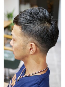 ラヴィーヘアーワークス(LAVIE hair works) スキンフェード+ソフトモヒカン