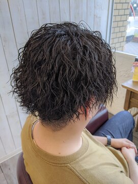 ルモ ヘアー 泉佐野ベイエリア店(Lumo hair) センターパートで攻めるツイストスパイラルパーマ。
