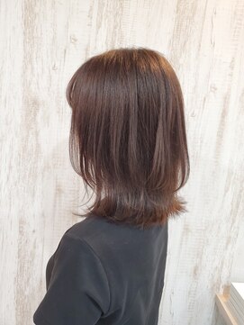 ファム バイコヒナタ(FUM by KOHINATA) 【垢抜け感UP♪】ミディアムレイヤー