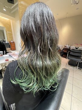 ナインプラス(NINE+) モスグリーン×グリーングラデーションカラー