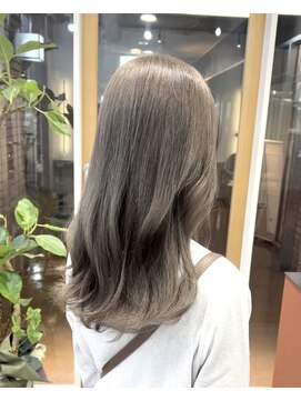 イオエ 梅田(ioe) ニュアンスカラー/グレージュ/ツヤ髪スタイル/髪質改善/縮毛矯正