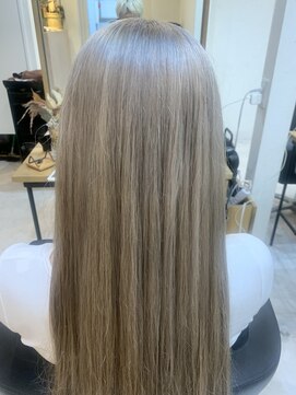 エリス ウメダ(Eliss umeda) ホワイトベージュ