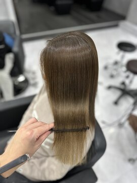 シーエスメイドバイシャチュー 栄店(CS made by SHACHU) ベージュ