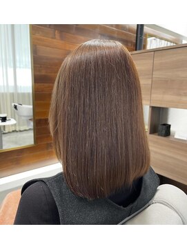 フラワーズビィーオーディー(FLOWERS BOD) ツヤツヤストレートベージュ