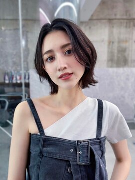 フィヴェント(Fivent) 大人ガーリー似合わせカットミディアムレイヤーダークアッシュ