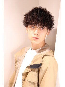 ネイビー(NAVY) 攻めた男のウェーブパーマ 無造作 束感 マッシュショート