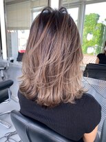 イキ 表参道(iki omotesando)&nbsp;モード/無造作ウェーブ/大人ガーリー[表参道駅]