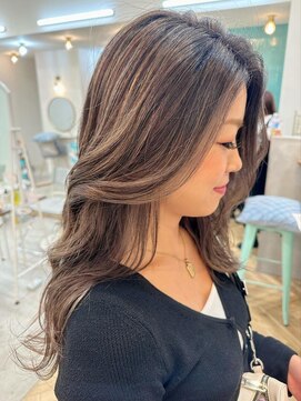 ロミー 本厚木(ROMMY.) ◎顔まわりレイヤー　ハイライトバレイヤージュデザインカラー