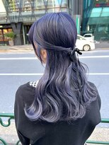 ピークアブー 原宿ハラカド(PEEK-A-BOO) ブリーチカラー ラベンダーカラー グレージュ ヘアセット 波巻き