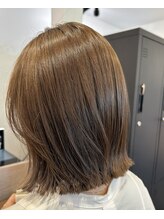 ニンナ(Ninna) 外はねぱっつん×カーキベージュ
