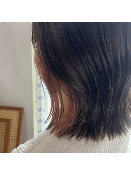 ジジ ヘアワークス(gigi hair works) 外ハネBOB×インナーカラー　@saki.kn___