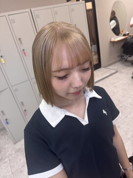 シカ 神戸三宮元町店(Cica) ミルクティー ボブ ブリーチ ハイトーン 切りっぱなし 三宮