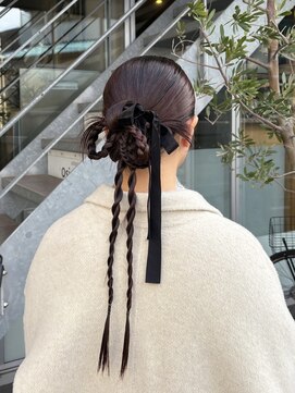 カチモリシニヨンスタイル◯