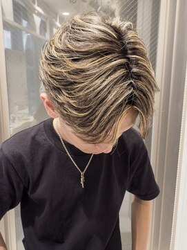 メゾンフォーメン(Maison for men) センターパート×細めフルハイライト