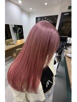 アトレ 福岡大名店(attrait) 艶感あふれるハイトーンストレート・チェリーピンクロング