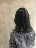 外ハネミディアム切りっぱなしボブ