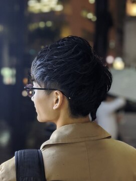 トウキョウバーバーヴァッシュ 神保町店(Tokyo Barber VASH) ツーブロックショート