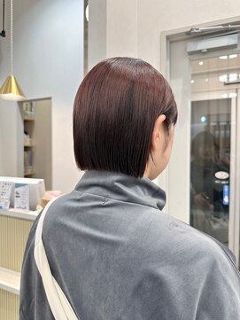 ポジ(poji) ボブ　ミルクティーベージュ　艶髪　髪質改善カラー　ショート