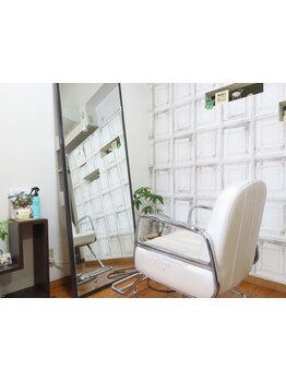 【亀田駅西口】女性stylistだけ◇ほっと落ち着く隠れ家salon◇話を聞き寄り添いながら大人女性の悩みを解決