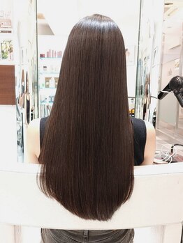 トリートメント配合の縮毛矯正でダメージ最小限に自然なストレートを実現☆自然な仕上がりでうる艶美髪に♪