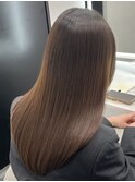 セミロングヘアーナチュラルブラウン髪質改善　赤坂見附