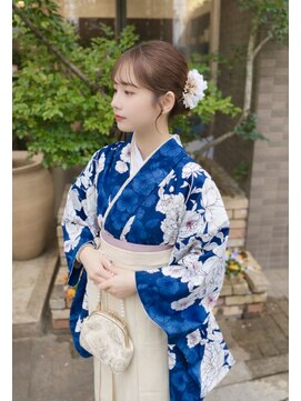 ファーレンピュアスウィート(fahren-pure-suite) 袴スタイルアレンジシニヨン