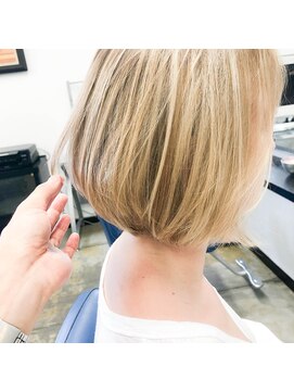 ページボーイ美容室 [お客様スタイル]シンプルグラデーションボブ