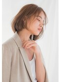 透け感UP柔らかベージュ×ふんわりミディアムボブ