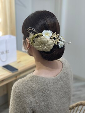 グラムール(Gramour) タイトシニヨン