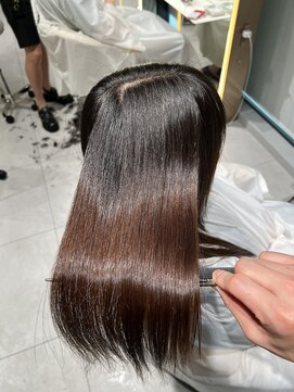 ロンドメリア 天神大名店(Lond Melia) ★グレージュカラー斜めバングデザインカラーシルキー ベージュ