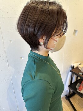 クマ(kuma.) ショートボブ ピンクベージュ